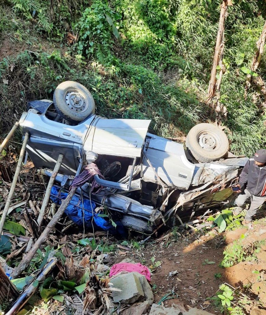 The taxi (Tata Sumo) which met with a tragic accident in Changtongya Town on January 4.